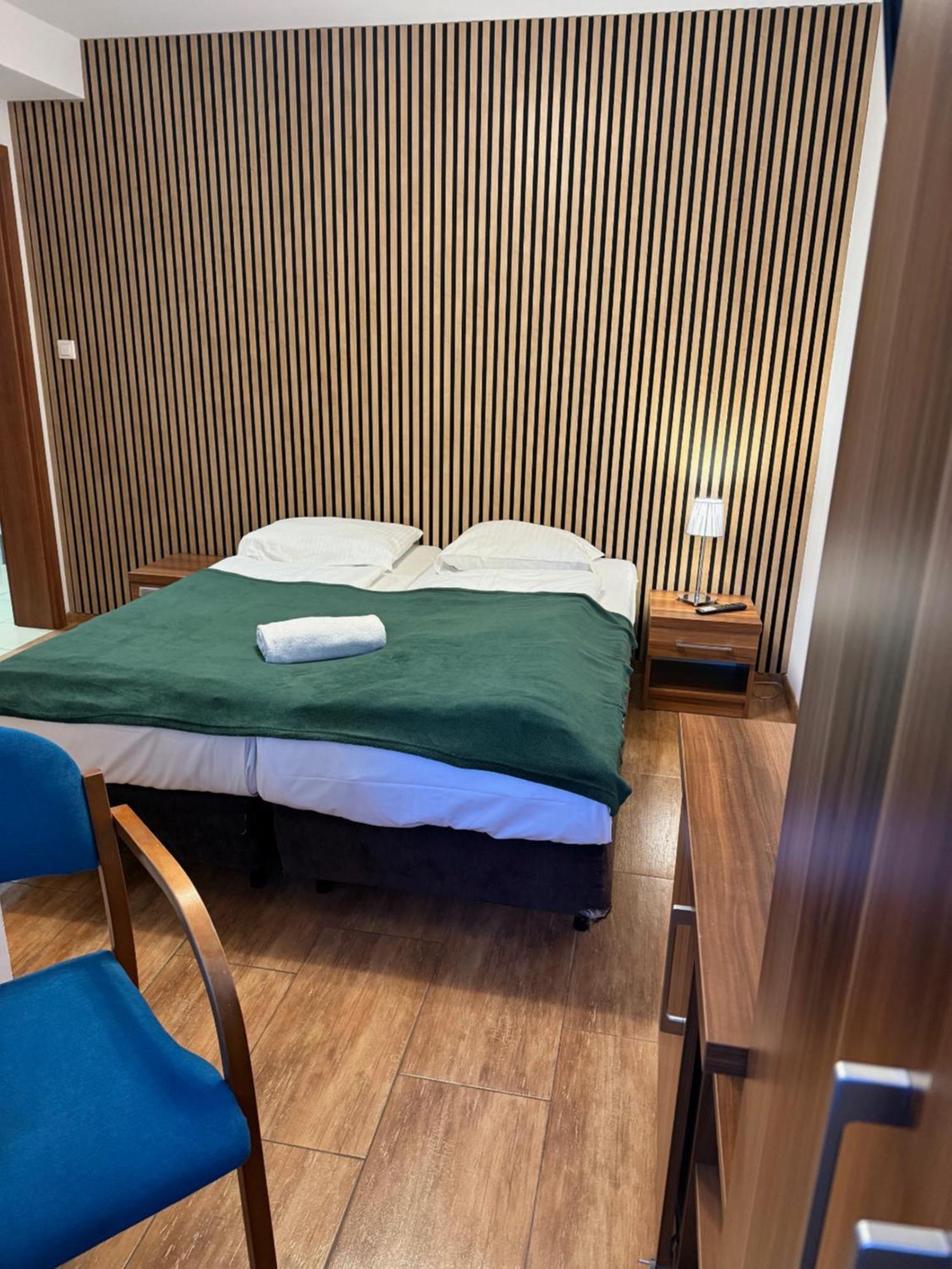 Hotel Pod Wydma à Unieście Extérieur photo